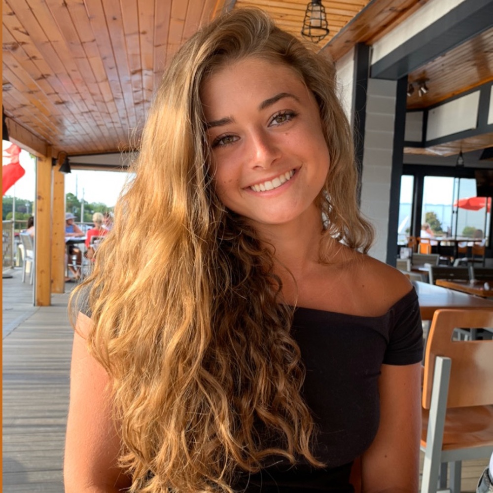 Meet your Posher, Makenzie